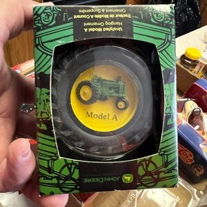 John Deere Model A Toy Tractor - Classic Green and Yellow ordiment